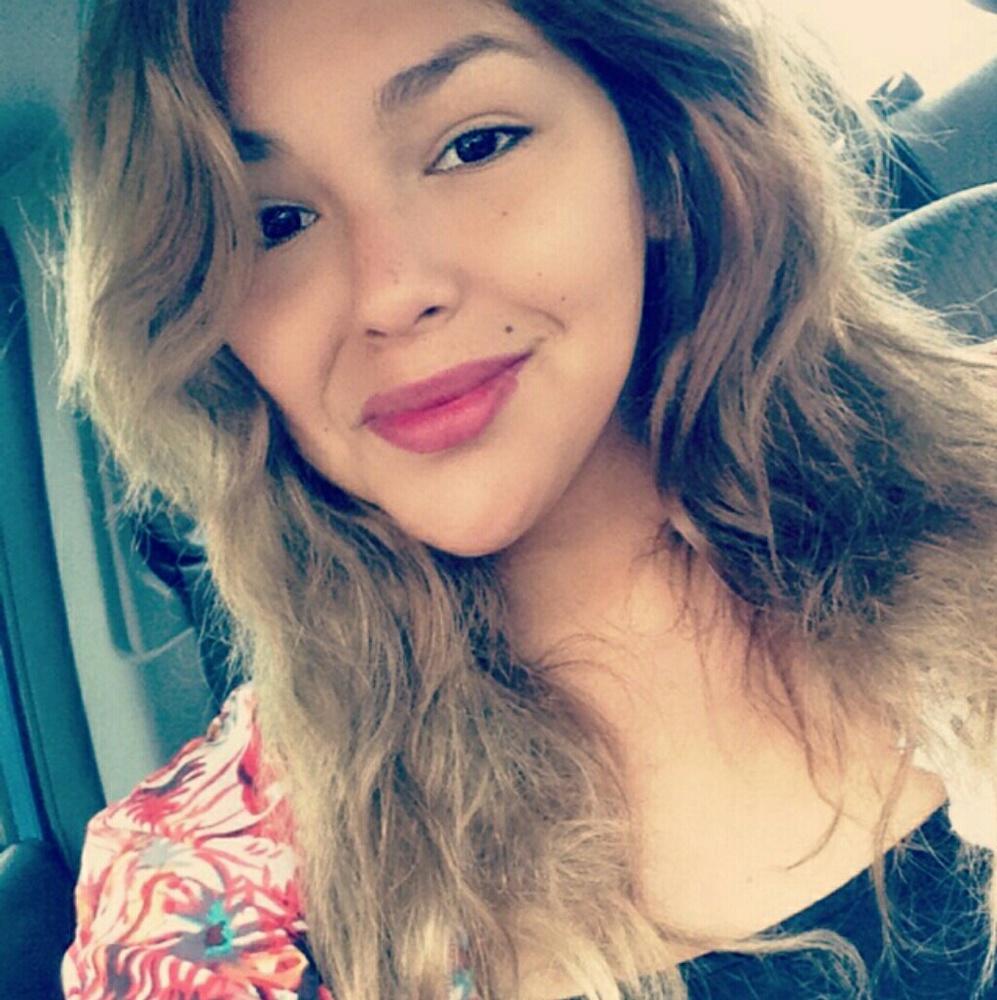 Meet your Posher, Stefany